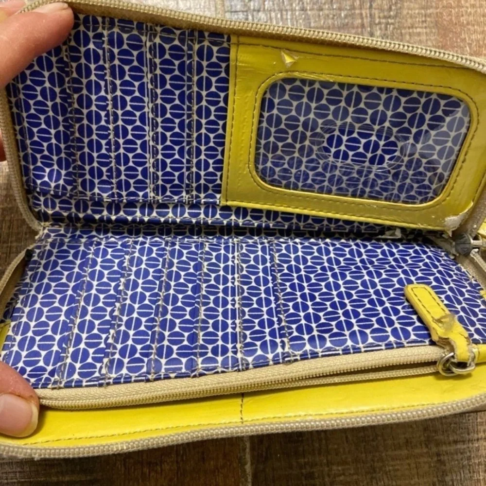 Fossil key per Women's Yellow and Black Patterned Clutch wallet